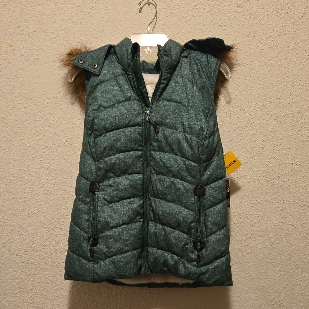 B12 Green Tea Cozy Green Vest with White Lining Sz Med